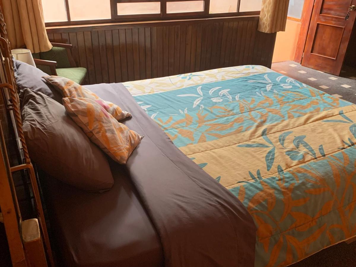 Hostel Santa Canela Куенка Екстериор снимка