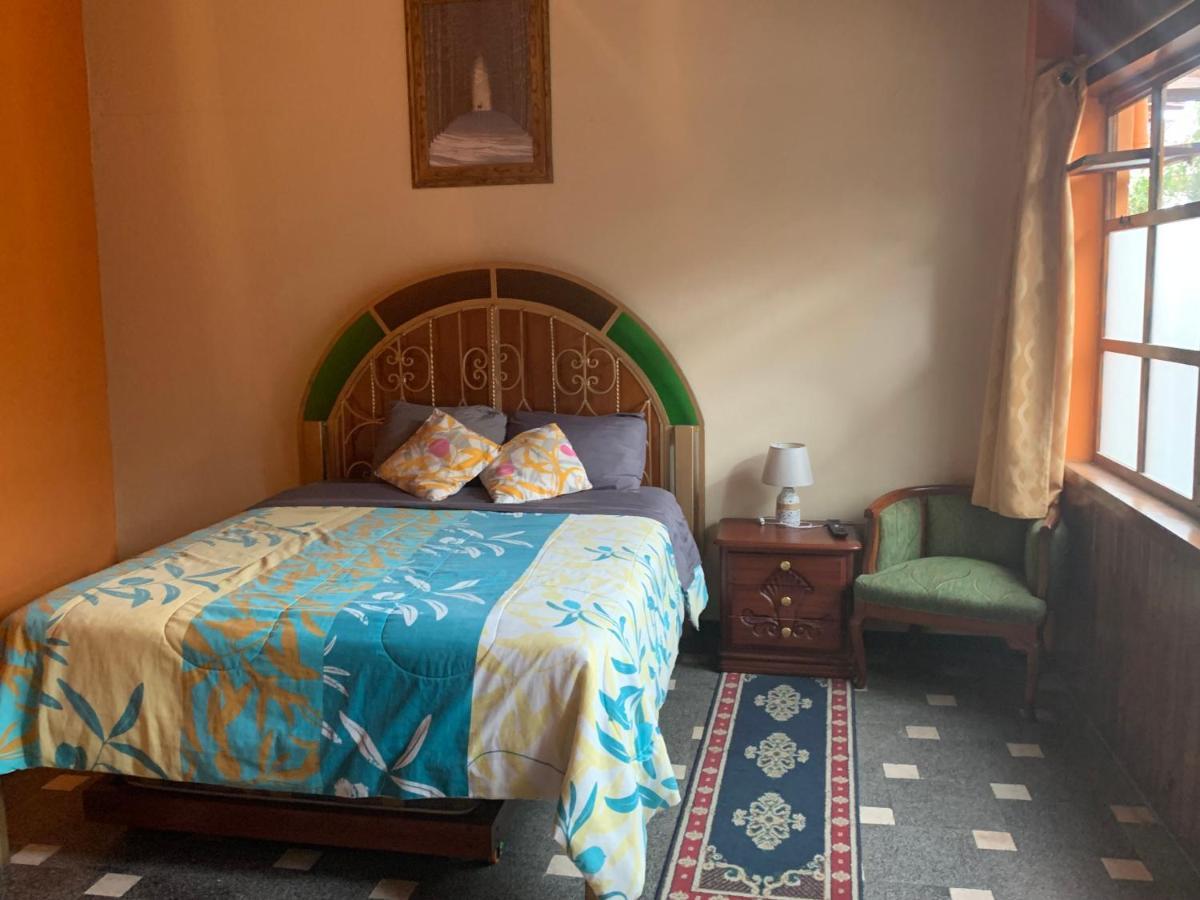 Hostel Santa Canela Куенка Екстериор снимка