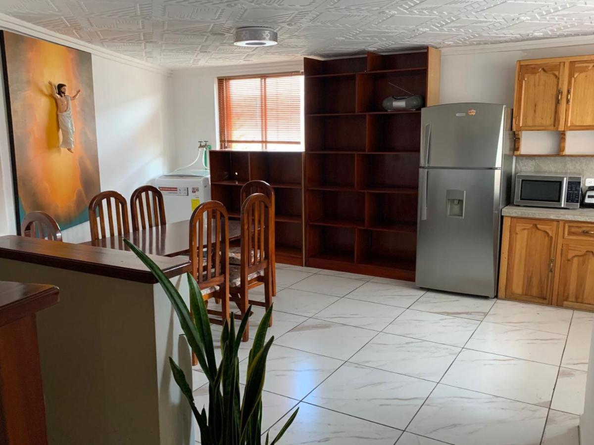Hostel Santa Canela Куенка Екстериор снимка
