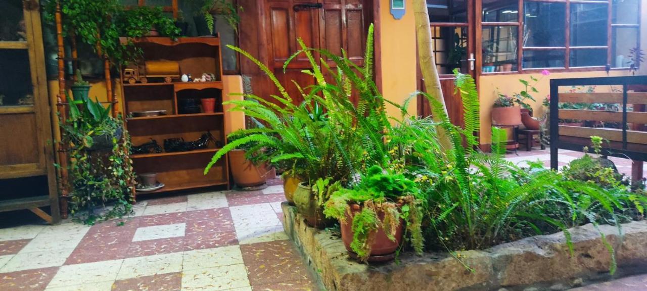 Hostel Santa Canela Куенка Екстериор снимка